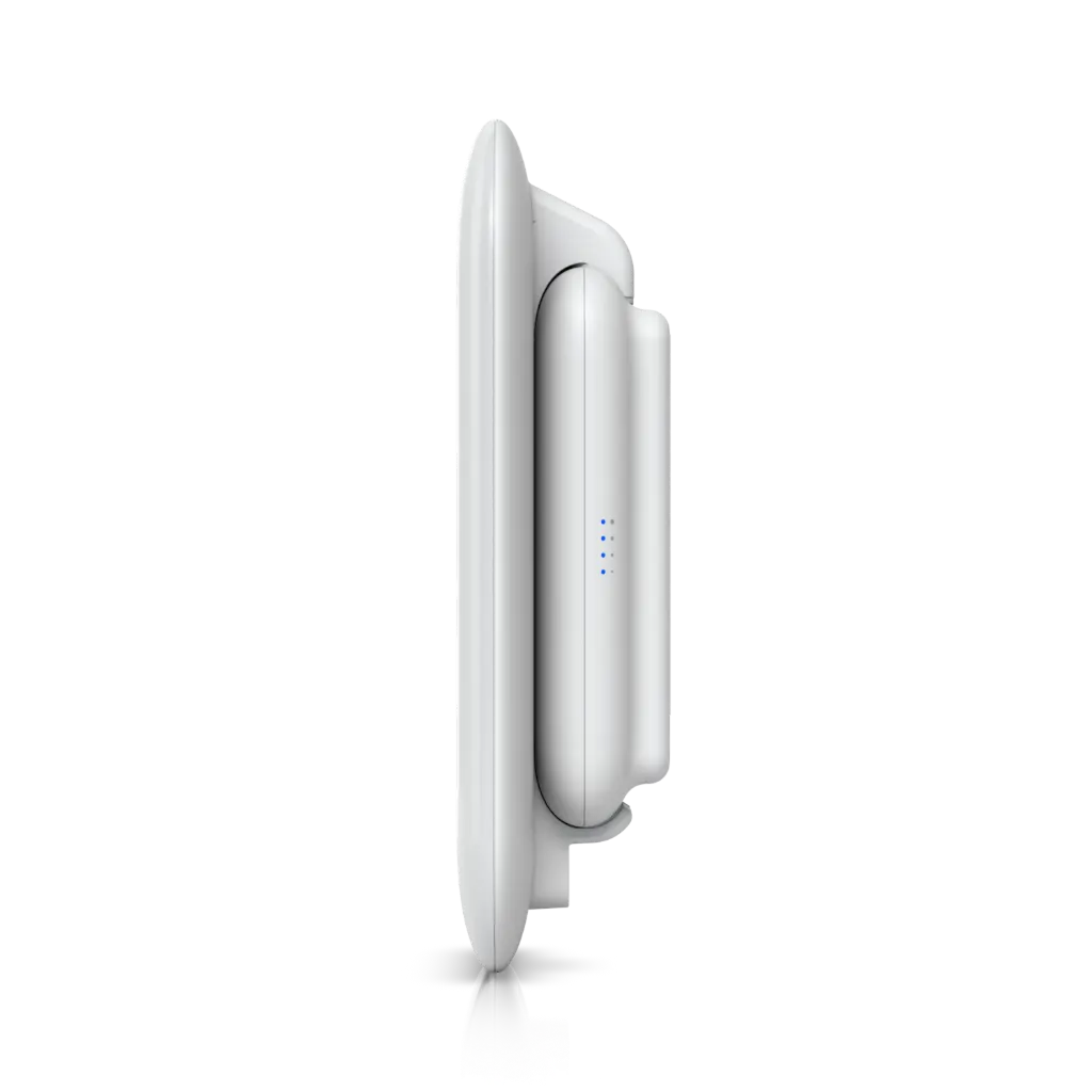uacc-uk-ultra-panel-antenna-8.webp